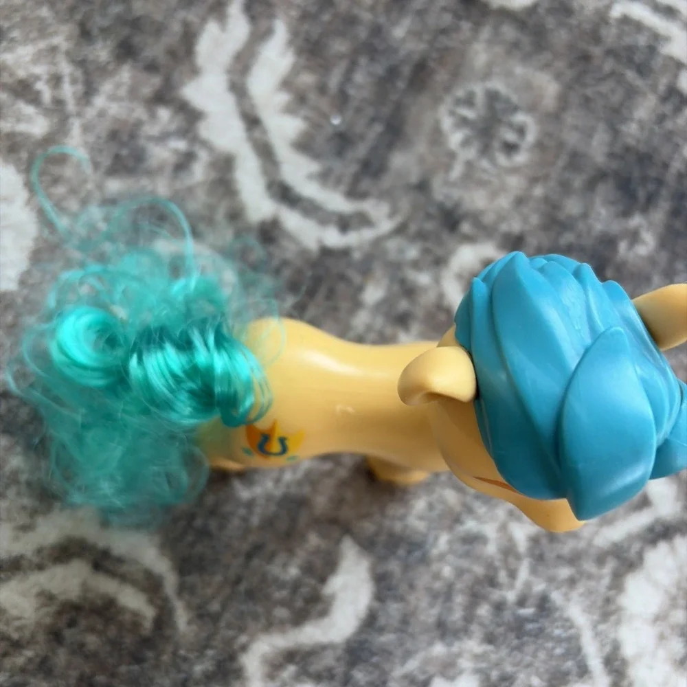 3 Little Pony PoniesShining Adventures Hitch Trailblazer Sunny Starscout  6